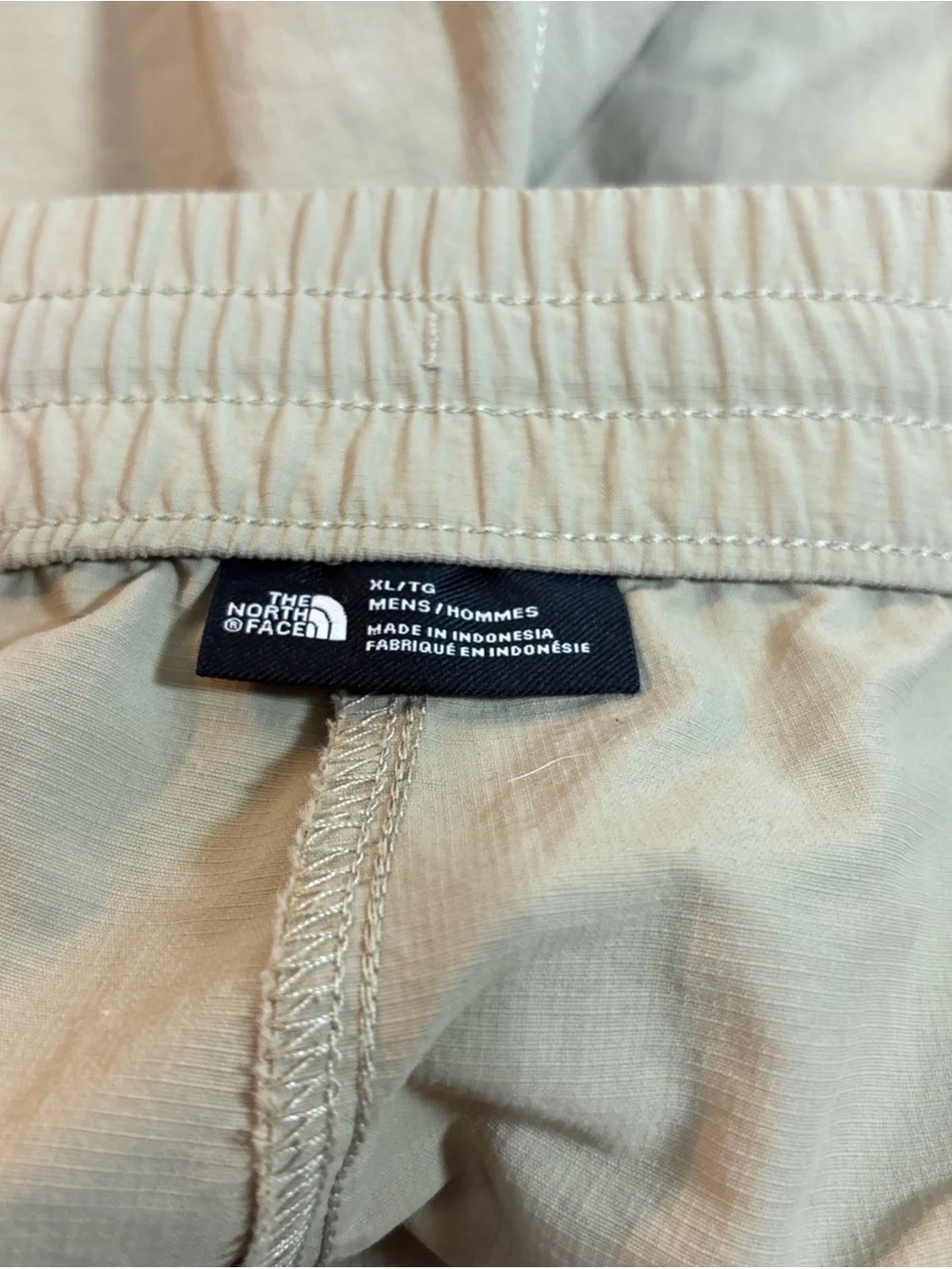 The North Face Men’s Khaki Lightweight Outdoor Shorts. 1171
